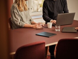 LOGIQ Ⓒ Jan Khür Julie Hrncirova / Abrakadabra 2025 Abrakadabra Studio, Jan Khür, Julie Hrncirova, Photographer, Photography, Oslo, Studio, Norway, Czech Republic, France, advertising, art