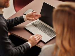 LOGIQ Ⓒ Jan Khür Julie Hrncirova / Abrakadabra 2025 Abrakadabra Studio, Jan Khür, Julie Hrncirova, Photographer, Photography, Oslo, Studio, Norway, Czech Republic, France, advertising, art