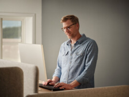 LOGIQ Ⓒ Jan Khür Julie Hrncirova / Abrakadabra 2025 Abrakadabra Studio, Jan Khür, Julie Hrncirova, Photographer, Photography, Oslo, Studio, Norway, Czech Republic, France, advertising, art